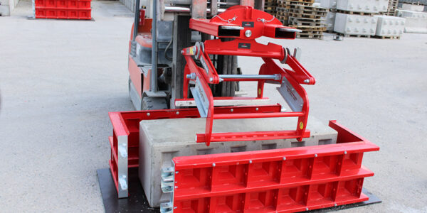 scissor grab for concrete block